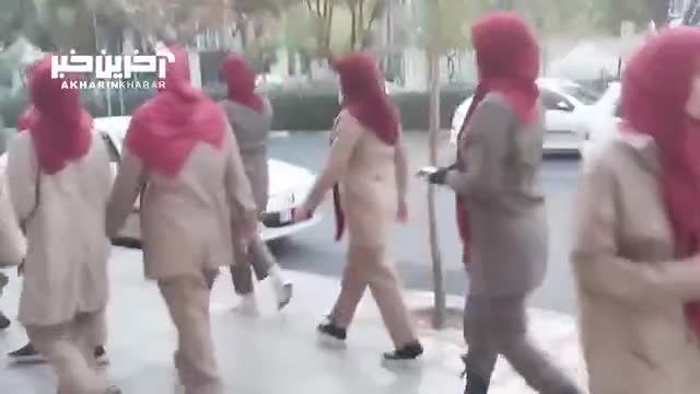 حضور افرادی با لباس منافقین در خیابان‌ های تهران