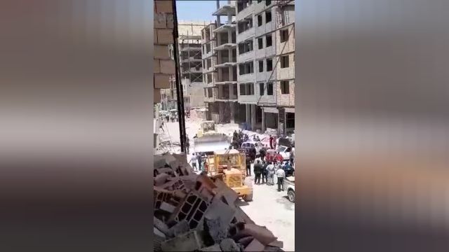 ویدیویی از بستن طناب به ستون و تخریب غیر اصولی ساختمان در خلازیر توسط عوامل شهرداری تهران