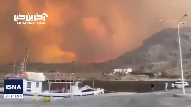 آتش سوزی در یونان | حریق جنگلی یونان منجر به تخلیه هزاران نفر شد
