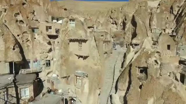روستای زیبای کندوان، نخستین روستای دستکند صخره‌ ای زنده جهان