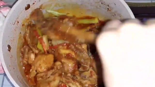 روش تهیه کرایی گوشت مرغ خوشمزه و خوش خوراک به روش افغان ها