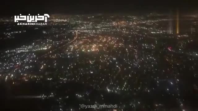 انداختن لیزر روی هواپیمای مسافربری در آسمان تهران | فیلم