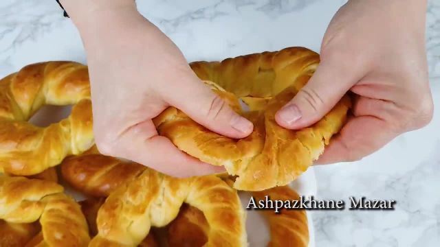 طرز پخت نان حلقه ای برای صبحانه فوق العاده خوشمزه و آسان با دستور افغانی