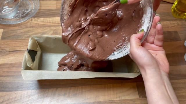 طرز تهیه کیک شکلاتی خوشمزه و خوش طعم با دستور آسان و مرحله به مرحله
