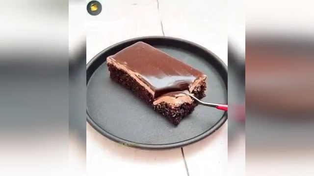 طرز تهیه کیک ساده با طعم شکلاتی و بافت نرم