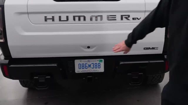 آنباکس و بررسی GMC Hummer EV