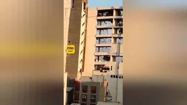 لحظه تخریب نهایی ساختمان متروپل آبادان | ویدیو