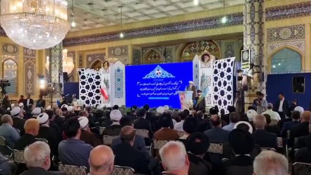 اهدا حکم رهبر انقلاب به تولیت جدید مسجد جمکران