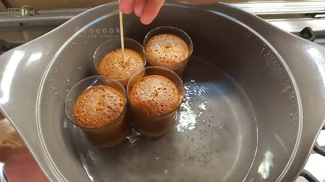 طرز تهیه کاپ کیک رژیمی بدون شکر و روغن در ماهیتابه