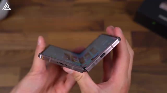 بررسی Samsung Galaxy Z Fold 2 بعد از 72 ساعت