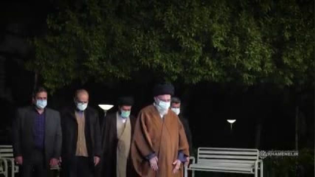اقامه نماز رهبر انقلاب اسلامی