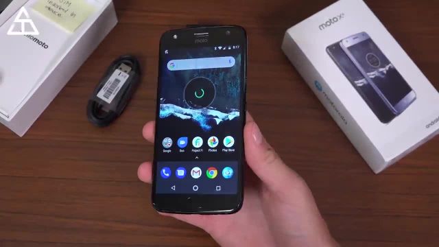 آنباکس و بررسی Moto X4