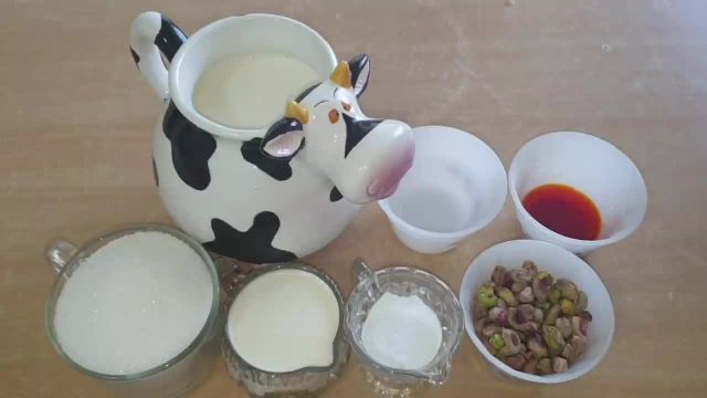 طرز تهیه بستنی سنتی زعفرانی در خانه + نکات کلیدی