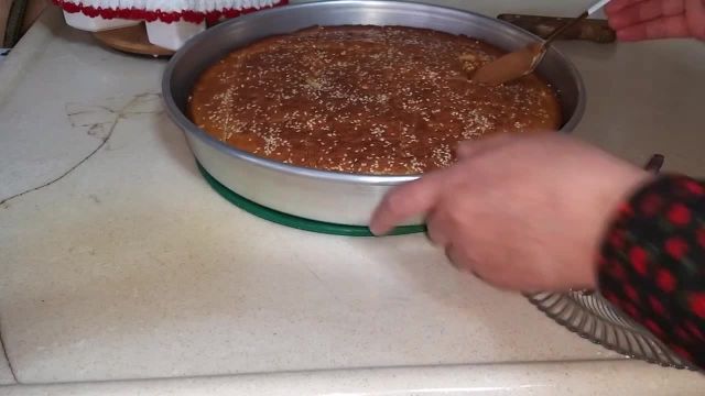 طرز تهیه کیک کشمش دار بسیار خوشمزه و بی نظیر با دستور افغانی