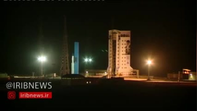 لحظه پرتاب ماهواره ظفر به وسیله موشک سیمرغ - ساعت 19:10 بیستم بهمن