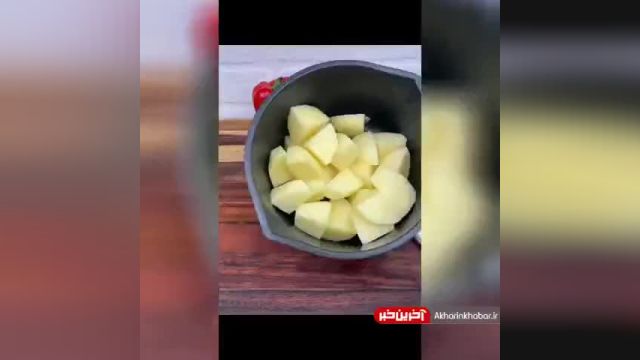 طرز تهیه پوره سیب زمینی ساده با پنیر کبابی بدون فر | فیلم