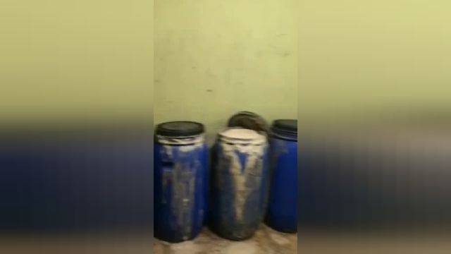 ویدئویی از کشف کارگاه ساخت مشروبات الکلی در اهواز