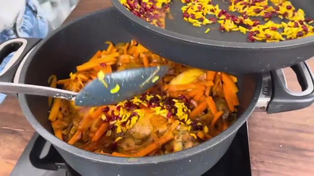 طرز تهیه هویج‌ پلو خاص و خوشمزه با روشی متفاوت و جذاب