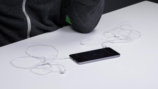 آنباکس و بررسی iPhone 7 Earpods