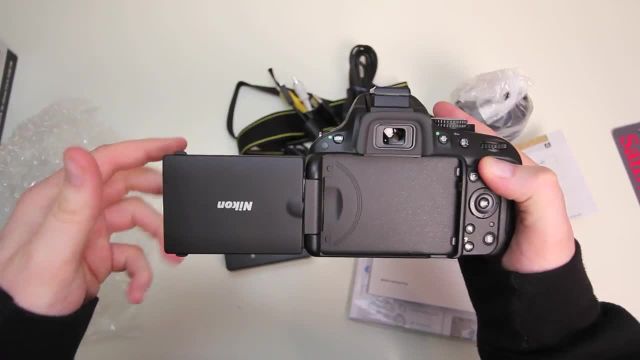 آنباکس و بررسی Nikon D5100