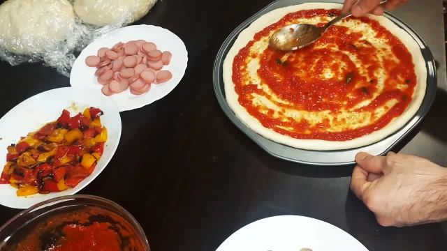 آموزش صفر تا صد پیتزای خانگی به سبک ایتالیایی