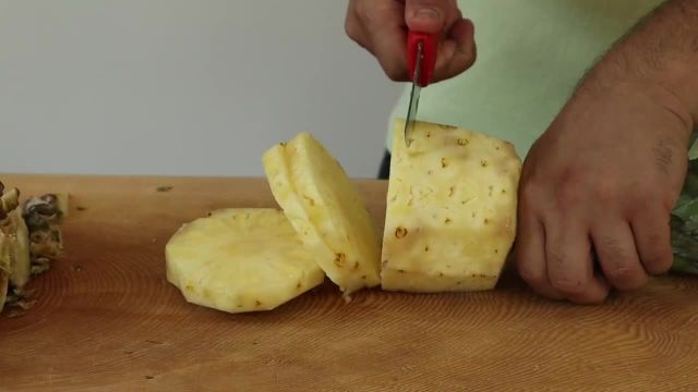 انتخاب کردن آناناس سالم و روش سریع پوست کندن آناناس