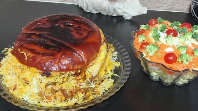 طرز تهيه رنگين پلو با مرغ خوشمزه و مجلسی غذای بی نظیر و لاکچری ایرانی