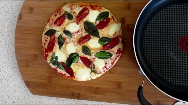 دستور پخت پیتزا مارگاریتا تابه ای | طرز تهیه پیتزای خانگی بدون فر یا داش چپاتی