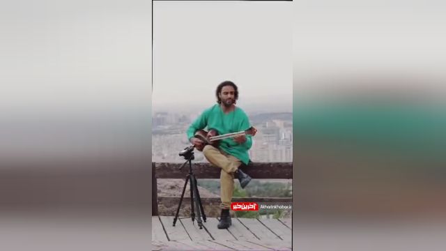 تارنوازی  علی قمصری در بام تهران با اجرای قطعه «زیر و بم»