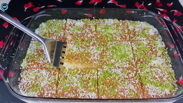طرز تهیه کیک نارگیلی بدون همزن برقی با دستور افغانی خوشمزه و بی نظیر