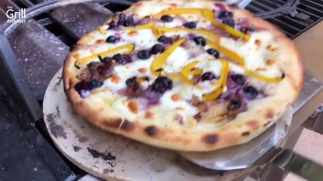 دستور پخت پیتزا بلوبری و پیاز کاراملی | پیتزای گیاهی