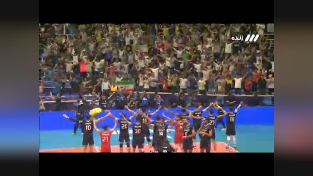 جشن تیم ملی والیبال و تماشاگران بعد از صعود به فینال آسیا
