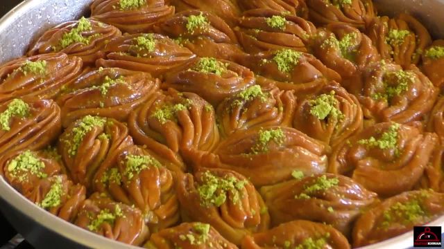 طرز تهیه باقلوا خوشمزه و بی نظیر افغانی مناسب عید نوروز
