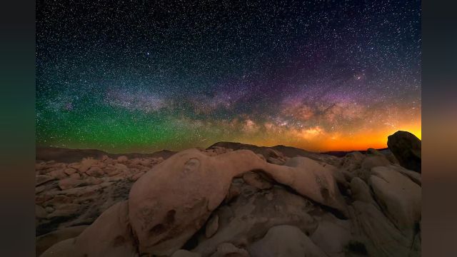 کهکشان راه شیری بر فراز پارک ملی درخت جاشوا | این ویدیو را از دست ندهید!