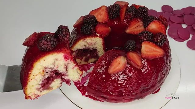 آموزش کیک تمشک و توت فرنگی با مغز تمشک و توت فرنگی