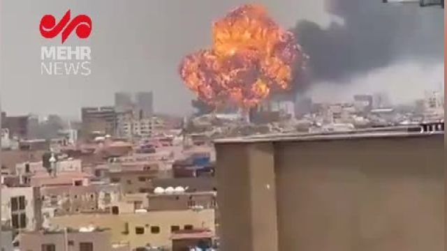 لحظه وقوع انفجار مهیب در پایتخت سودان