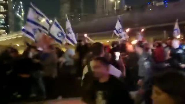 برخورد پلیس رژیم صهیونیستی با تظاهرات‌ کنندگان علیه نتانیاهو + فیلم
