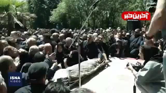 مراسم خاکسپاری حسام محمودی | ویدیو