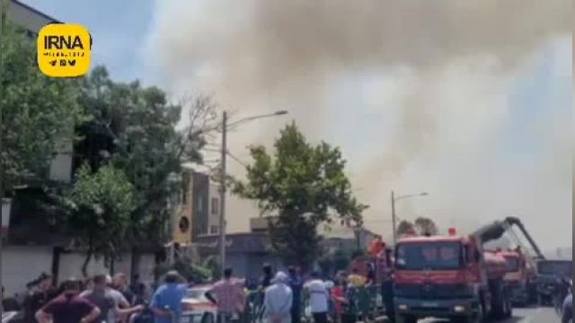 آتش سوزی میدان گمرک اطفا شد | آتش سوزی در انبار لوازم یدکی چهارراه مولوی