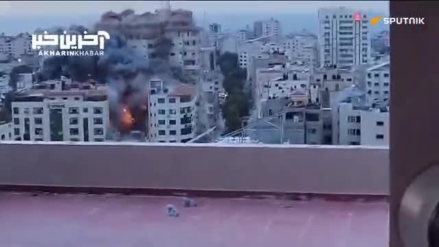 لحظه تخریب ساختمان‌ های بلند مرتبه در نوار غزه
