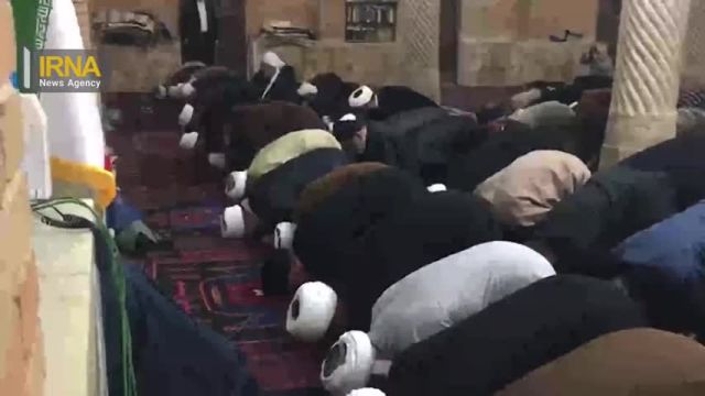 اقامه نماز وحدت با حضور رئیسی در کردستان