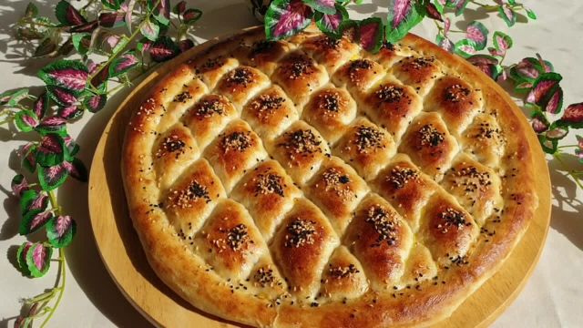 طرز تهيه نان نرم و لطیف برای صبحانه