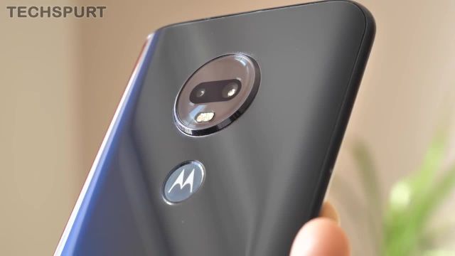 بررسی و مقایسه دوربین Motorola Moto G7 Plus با Moto G7