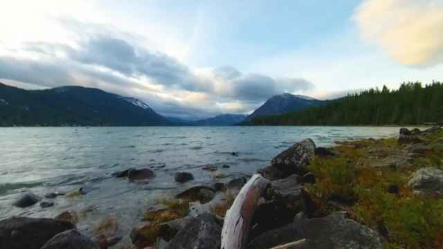 آرامش مجازی دریاچه کوهستان | با صدای امواج دریاچه لپینگ استراحت کنید!