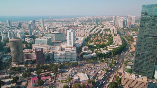 نمای شهر از بالای مرکز آزریلی، تل آویو، اسرائیل | ویدیوی آرامش بخش شهری