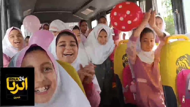 جشن روز کودک در خیابان‌ ‎های خمین | فیلم