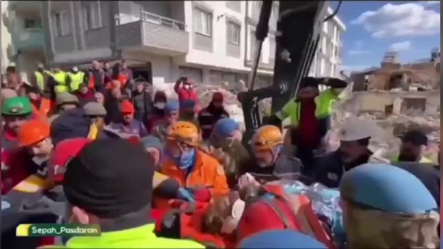 نجات پیرزن 74 ساله بعد از 11 روز در زلزله ترکیه | ویدیو