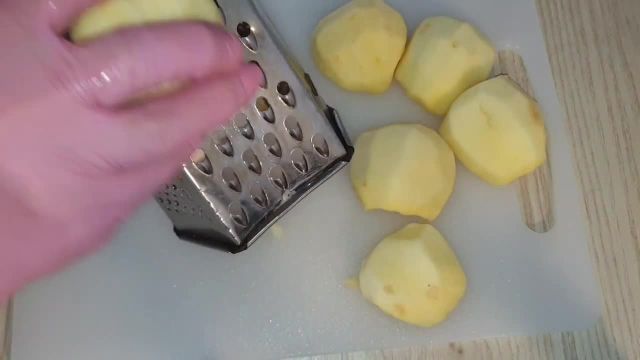 طرز تهیه شیرینی سیب و دارچین در فر