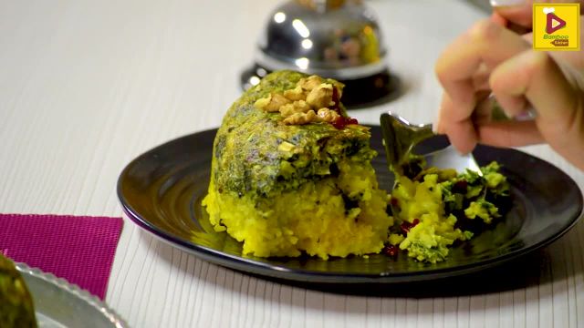 طرز تهیه کیک کوکو سبزی با برنج خوشمزه و متفاوت فوق العاده مجلسی