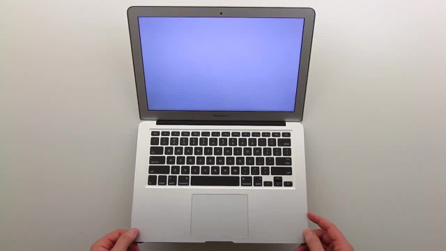 آنباکس و بررسی MacBook Air Core i5